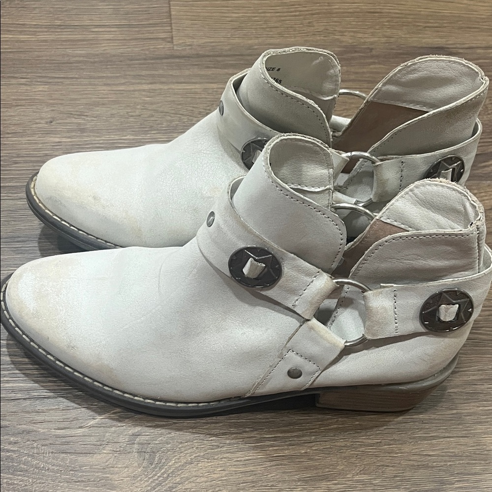 Chinese Laundry White Ankle Boots with Silver Accents